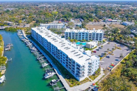 Condo in Sarasota, Florida, 2 bedrooms № 2094015 - photo 2