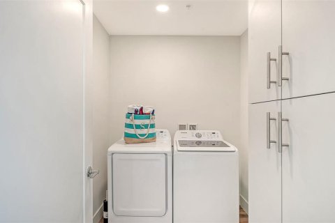 Condo in Sarasota, Florida, 2 bedrooms № 2094015 - photo 27