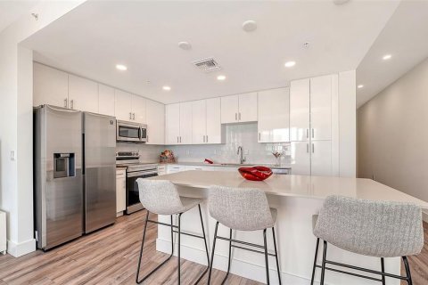 Condo in Sarasota, Florida, 2 bedrooms № 2094015 - photo 11
