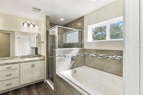 House in Lakeland, Florida 4 bedrooms, 159.33 sq.m. № 2430917 - photo 12
