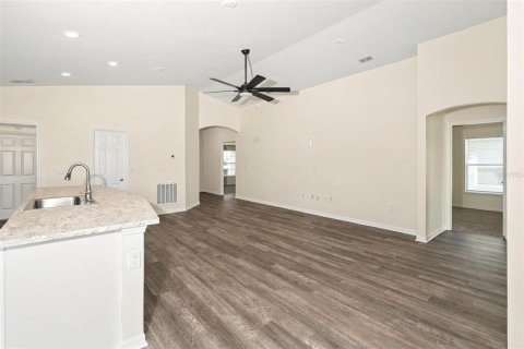 House in Lakeland, Florida 4 bedrooms, 159.33 sq.m. № 2430917 - photo 4