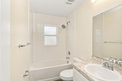 House in Lakeland, Florida 4 bedrooms, 159.33 sq.m. № 2430917 - photo 25