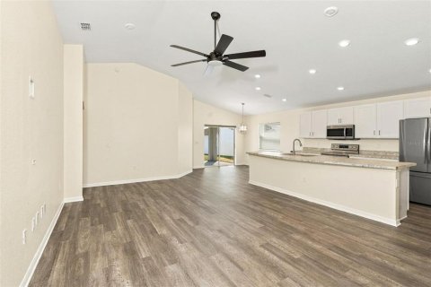 House in Lakeland, Florida 4 bedrooms, 159.33 sq.m. № 2430917 - photo 5