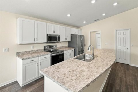 House in Lakeland, Florida 4 bedrooms, 159.33 sq.m. № 2430917 - photo 7