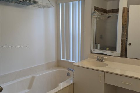 Villa ou maison à louer à Weston, Floride: 3 chambres, 133.78 m2 № 1936651 - photo 14