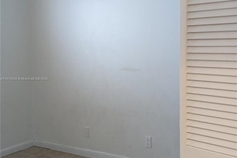 Villa ou maison à louer à Weston, Floride: 3 chambres, 133.78 m2 № 1936651 - photo 17