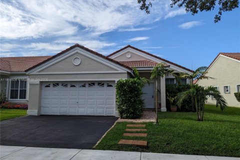 Villa ou maison à louer à Weston, Floride: 3 chambres, 133.78 m2 № 1936651 - photo 2