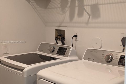 Villa ou maison à louer à Weston, Floride: 3 chambres, 133.78 m2 № 1936651 - photo 19