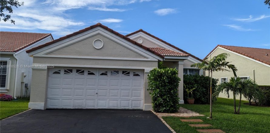 Villa ou maison à Weston, Floride 3 chambres, 133.78 m2 № 1936651