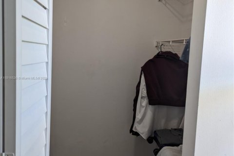 Villa ou maison à louer à Weston, Floride: 3 chambres, 133.78 m2 № 1936651 - photo 12