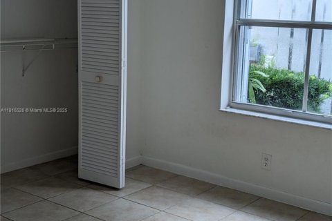 Villa ou maison à louer à Weston, Floride: 3 chambres, 133.78 m2 № 1936651 - photo 15