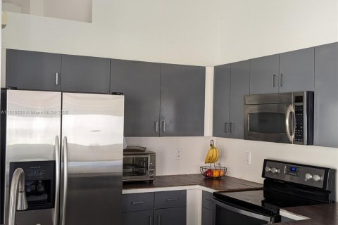 Villa ou maison à louer à Weston, Floride: 3 chambres, 133.78 m2 № 1936651 - photo 8