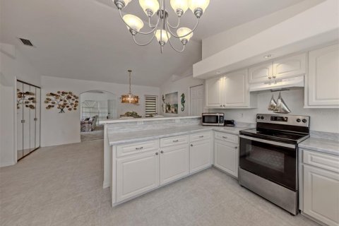 Villa ou maison à vendre à Rotonda, Floride: 3 chambres, 189.15 m2 № 2232334 - photo 10