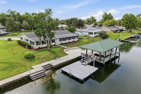 House in Crystal River, Florida 3 bedrooms, 166.48 sq.m. № 2233288 - photo 12