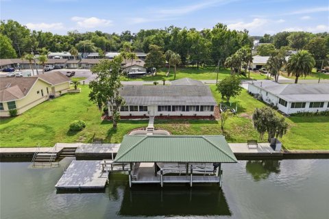 House in Crystal River, Florida 3 bedrooms, 166.48 sq.m. № 2233288 - photo 10