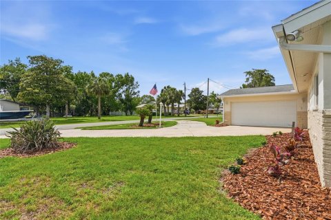 House in Crystal River, Florida 3 bedrooms, 166.48 sq.m. № 2233288 - photo 3