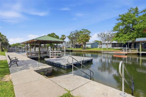 House in Crystal River, Florida 3 bedrooms, 166.48 sq.m. № 2233288 - photo 22