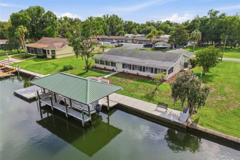 House in Crystal River, Florida 3 bedrooms, 166.48 sq.m. № 2233288 - photo 11