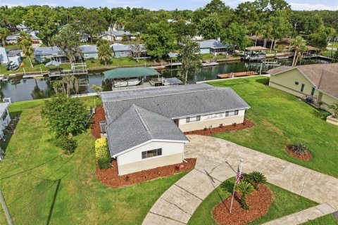 House in Crystal River, Florida 3 bedrooms, 166.48 sq.m. № 2233288 - photo 8