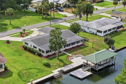 House in Crystal River, Florida 3 bedrooms, 166.48 sq.m. № 2233288 - photo 14