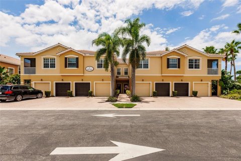 Townhouse in Sarasota, Florida 2 bedrooms, 96.25 sq.m. № 1796501 - photo 1