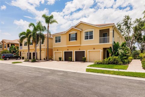 Townhouse in Sarasota, Florida 2 bedrooms, 96.25 sq.m. № 1796501 - photo 2