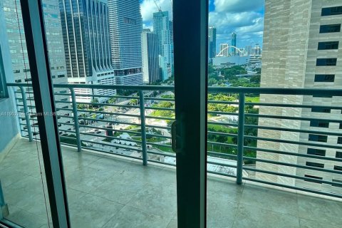 Condo in Miami, Florida, 2 bedrooms  № 1953090 - photo 1