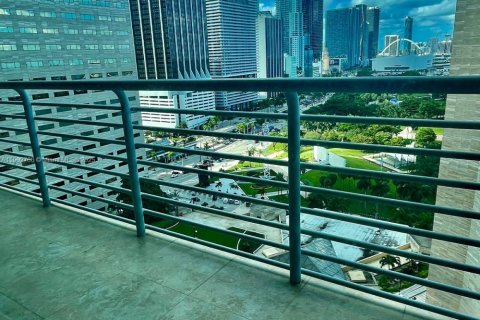 Condo in Miami, Florida, 2 bedrooms  № 1953090 - photo 2