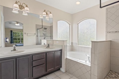 Casa en alquiler en Kissimmee, Florida, 5 dormitorios, 206.43 m2 № 1901768 - foto 13