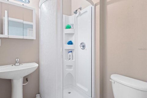 Casa en alquiler en Kissimmee, Florida, 5 dormitorios, 206.43 m2 № 1901768 - foto 21