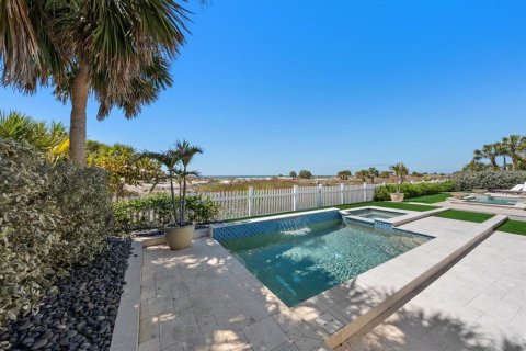 House in Clearwater, Florida 3 bedrooms, 191.56 sq.m. № 2106150 - photo 24