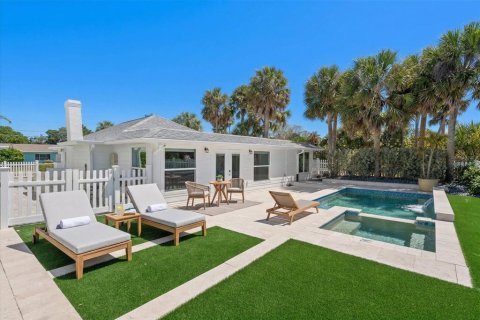 House in Clearwater, Florida 3 bedrooms, 191.56 sq.m. № 2106150 - photo 4