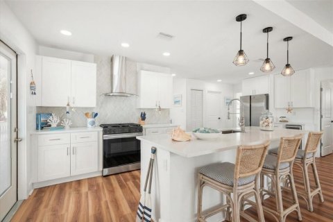 House in Clearwater, Florida 3 bedrooms, 191.56 sq.m. № 2106150 - photo 9
