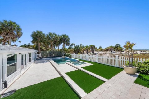 House in Clearwater, Florida 3 bedrooms, 191.56 sq.m. № 2106150 - photo 28