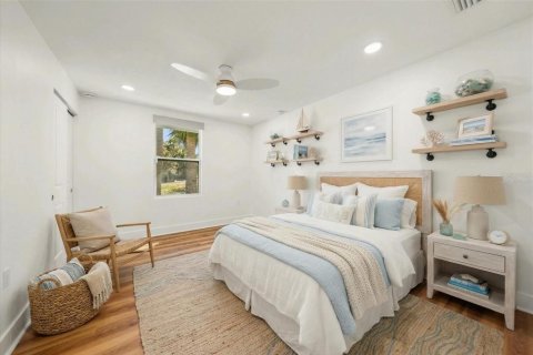 House in Clearwater, Florida 3 bedrooms, 191.56 sq.m. № 2106150 - photo 17