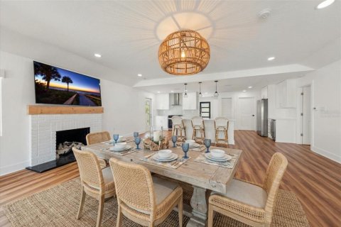 House in Clearwater, Florida 3 bedrooms, 191.56 sq.m. № 2106150 - photo 8