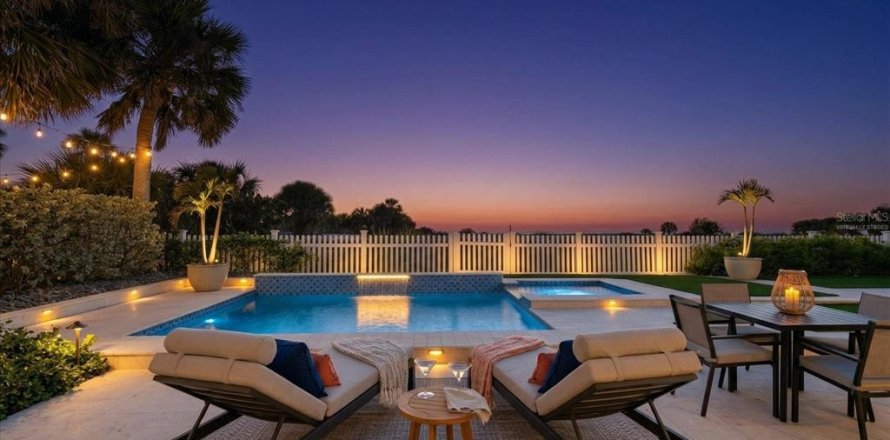 House in Clearwater, Florida 3 bedrooms, 191.56 sq.m. № 2106150