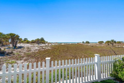 House in Clearwater, Florida 3 bedrooms, 191.56 sq.m. № 2106150 - photo 25
