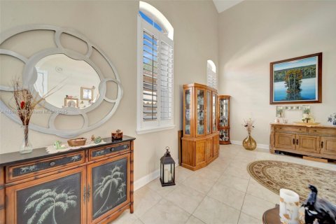 House in Pembroke Pines, Florida 4 bedrooms, 194.35 sq.m. № 1949550 - photo 10