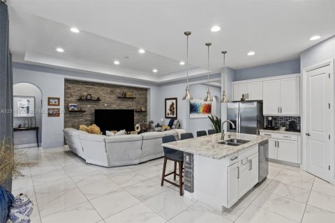 Villa ou maison à vendre à Pembroke Pines, Floride: 3 chambres, 195.47 m2 № 2436439 - photo 7