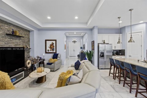 Villa ou maison à vendre à Pembroke Pines, Floride: 3 chambres, 195.47 m2 № 2436439 - photo 8