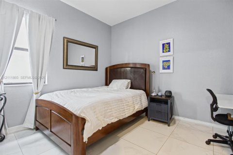 Villa ou maison à vendre à Pembroke Pines, Floride: 3 chambres, 195.47 m2 № 2436439 - photo 18