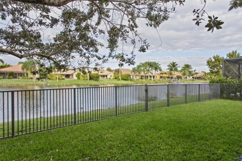 Villa ou maison à vendre à Pembroke Pines, Floride: 3 chambres, 195.47 m2 № 2436439 - photo 22
