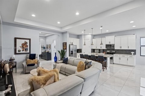 Villa ou maison à vendre à Pembroke Pines, Floride: 3 chambres, 195.47 m2 № 2436439 - photo 5
