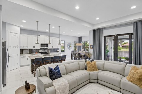 Villa ou maison à vendre à Pembroke Pines, Floride: 3 chambres, 195.47 m2 № 2436439 - photo 6