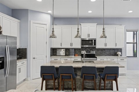 Villa ou maison à vendre à Pembroke Pines, Floride: 3 chambres, 195.47 m2 № 2436439 - photo 9