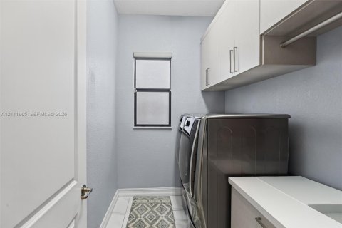 Villa ou maison à vendre à Pembroke Pines, Floride: 3 chambres, 195.47 m2 № 2436439 - photo 19