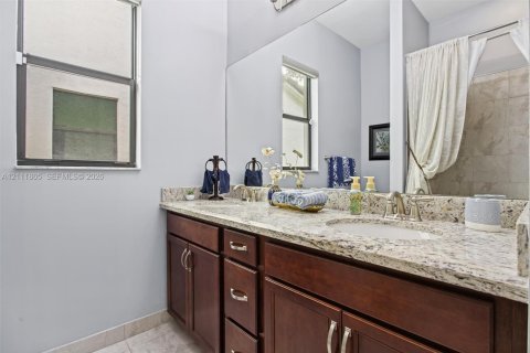 Villa ou maison à vendre à Pembroke Pines, Floride: 3 chambres, 195.47 m2 № 2436439 - photo 17