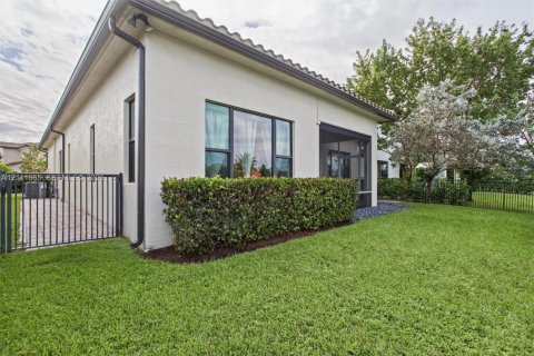 Villa ou maison à vendre à Pembroke Pines, Floride: 3 chambres, 195.47 m2 № 2436439 - photo 23