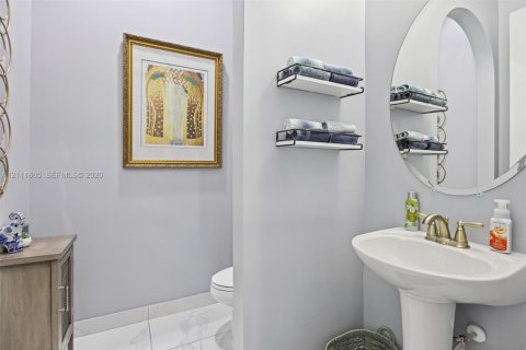 Villa ou maison à vendre à Pembroke Pines, Floride: 3 chambres, 195.47 m2 № 2436439 - photo 11